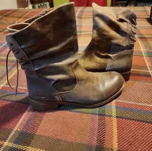 Sofft Sharnell Low Boots size 8.5